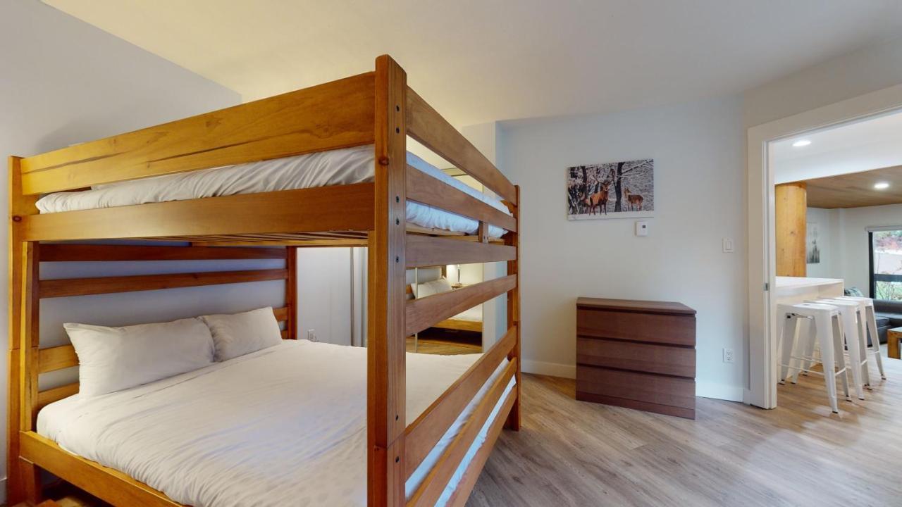 Ironwoods On Blueberry Hill By Whistler Blackcomb Vacation Rentals ภายนอก รูปภาพ
