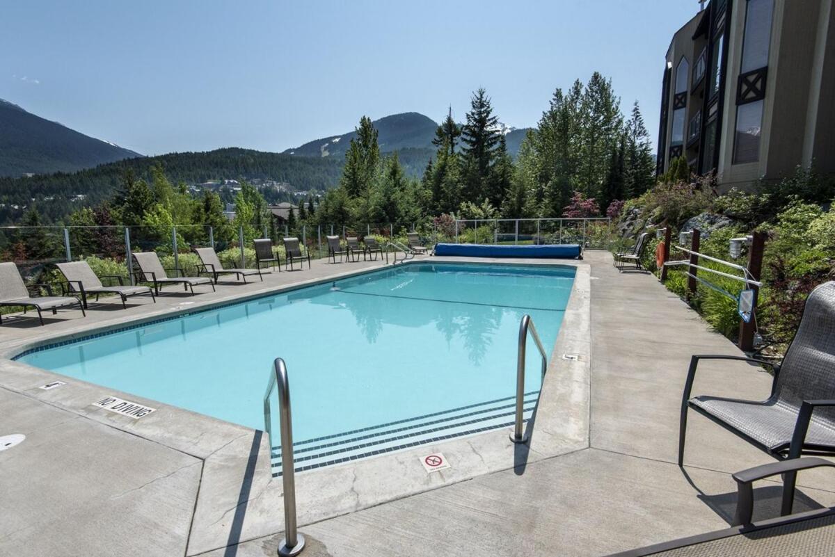 Ironwoods On Blueberry Hill By Whistler Blackcomb Vacation Rentals ภายนอก รูปภาพ