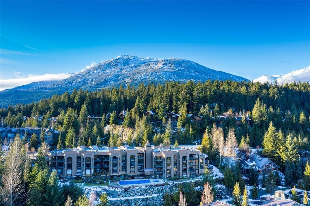 Ironwoods On Blueberry Hill By Whistler Blackcomb Vacation Rentals ภายนอก รูปภาพ