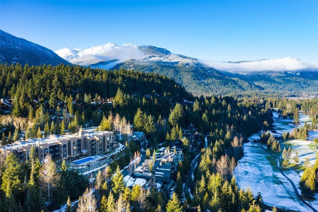 Ironwoods On Blueberry Hill By Whistler Blackcomb Vacation Rentals ภายนอก รูปภาพ