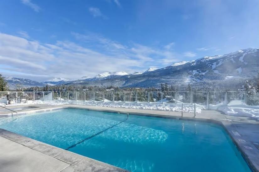 Ironwoods On Blueberry Hill By Whistler Blackcomb Vacation Rentals ภายนอก รูปภาพ